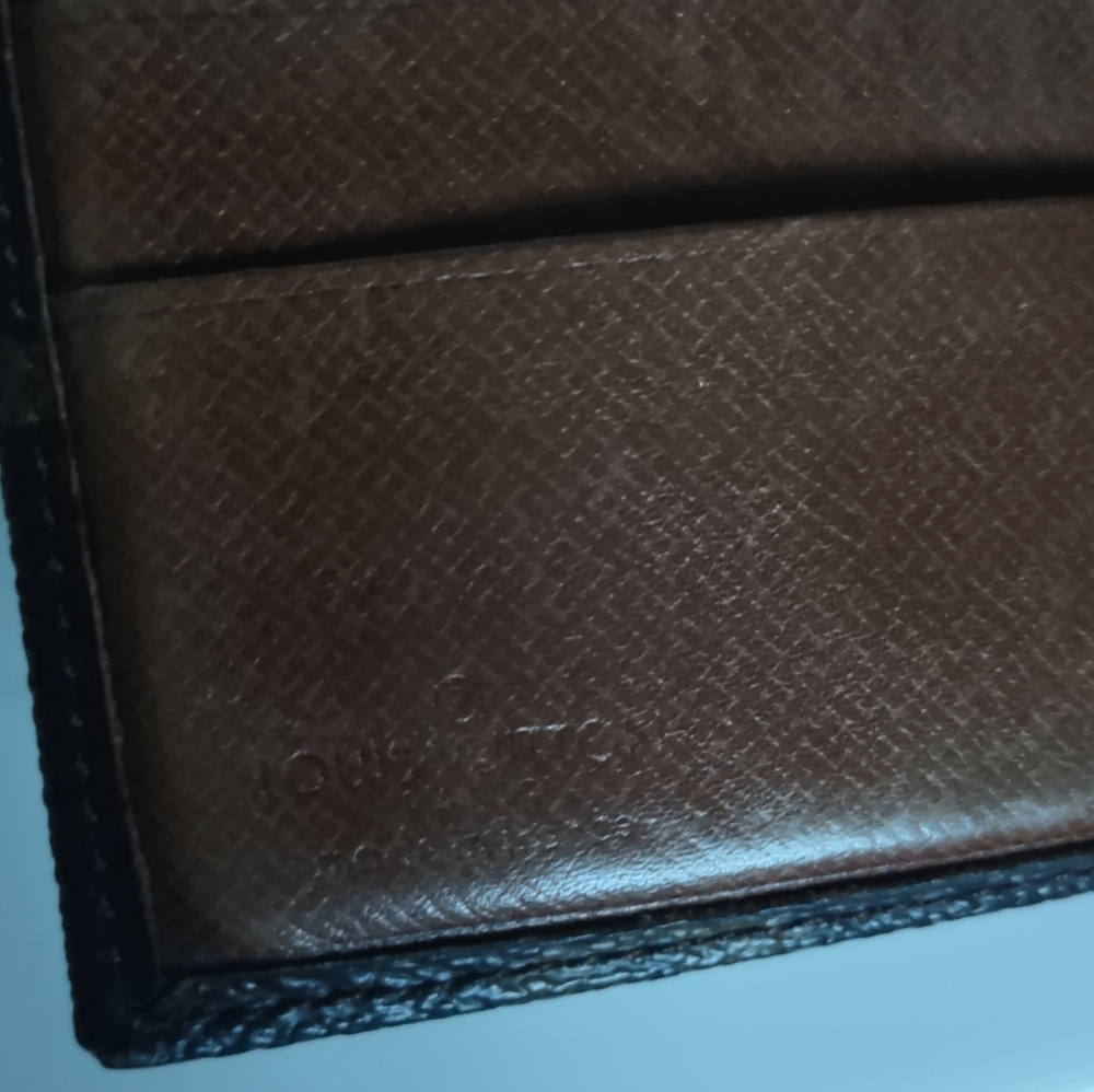 Authentic Louis Vuitton wallet - Picture 5 of 6